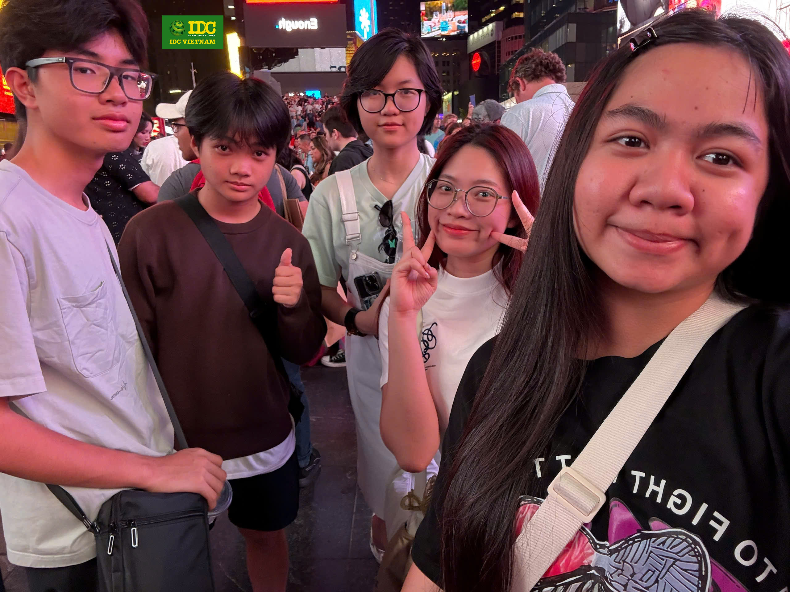 SUMMER CAMP IDC – TỪ THỦ ĐÔ WASHINGTON ĐẾN ÁNH ĐÈN RỰC RỠ NEW YORK 8 z6732430628868 aaac42d795f07997d368793b55a289a0