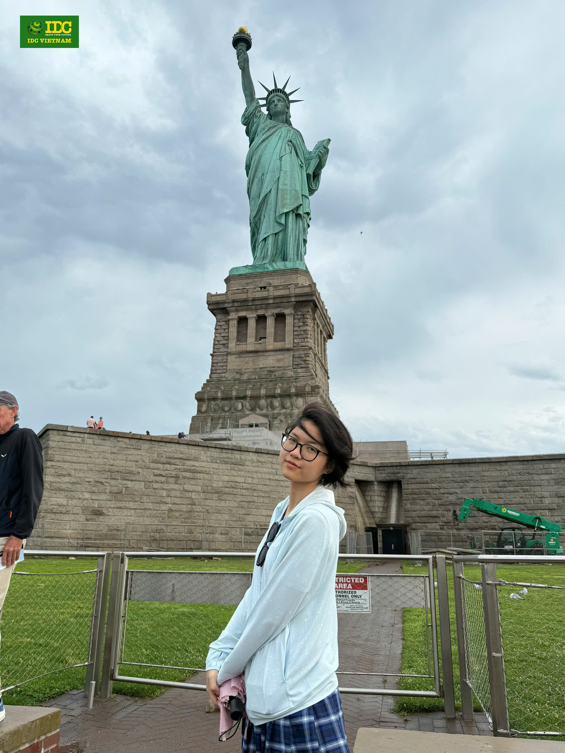 z6732548753924 70376aa8c9408ce4f2b3ecfcc2940c99